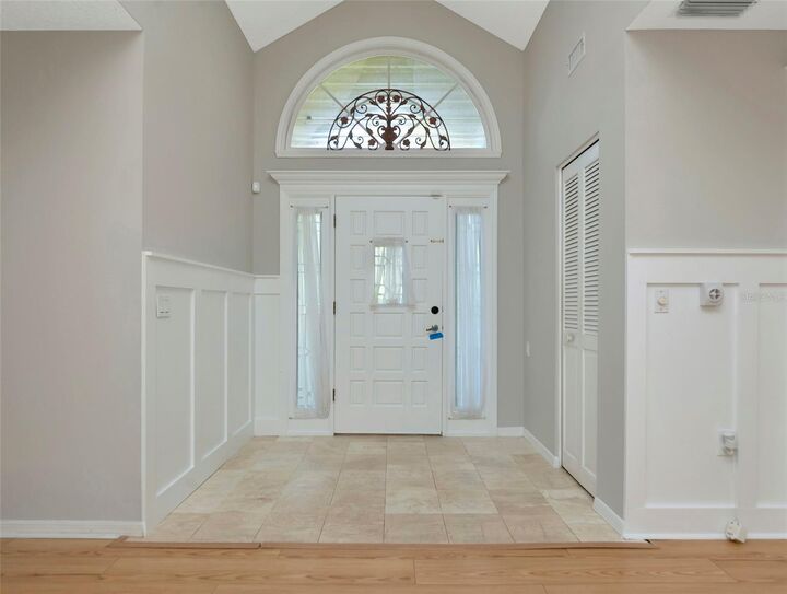 Property Photo:  