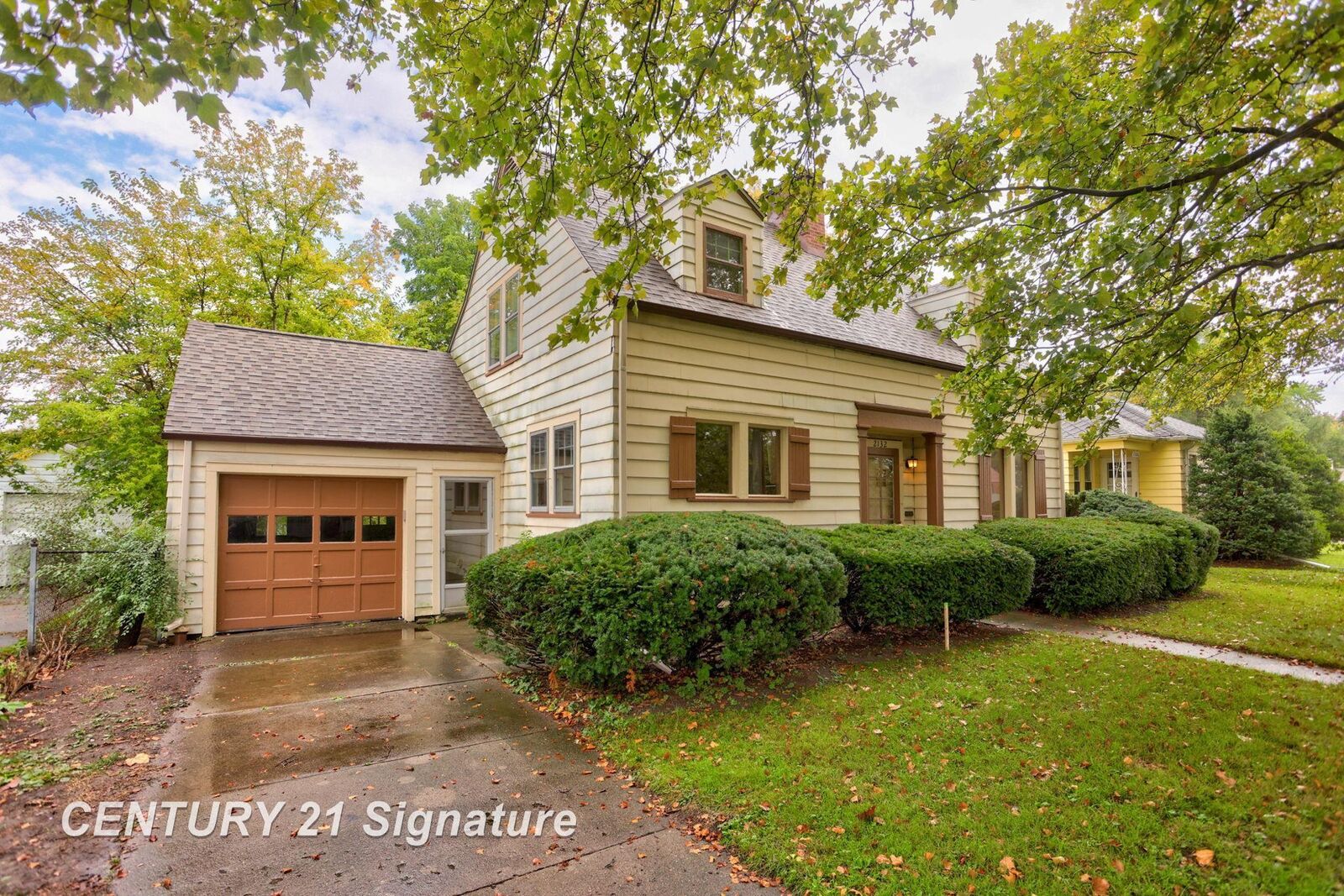 Property Photo:  2132 N Clinton Street  MI 48602 