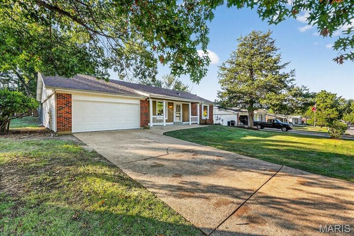 Property Photo: 505 Forest Run Drive MO 63025