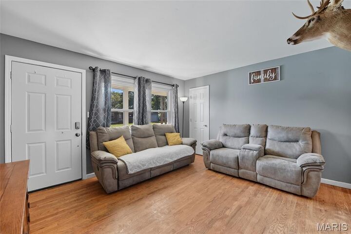 Property Photo:  941 Westridge Drive  MO 63069 