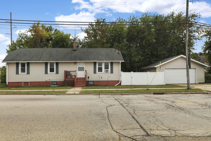 Property Photo:  2717 45th St  WI 53140 