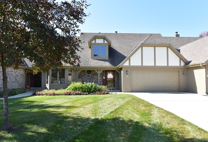 655 Machenry Cir B  Brookfield WI 53045 photo