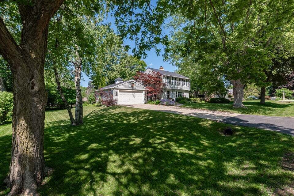Property Photo:  9125 N Meadowlark Ln  WI 53217 