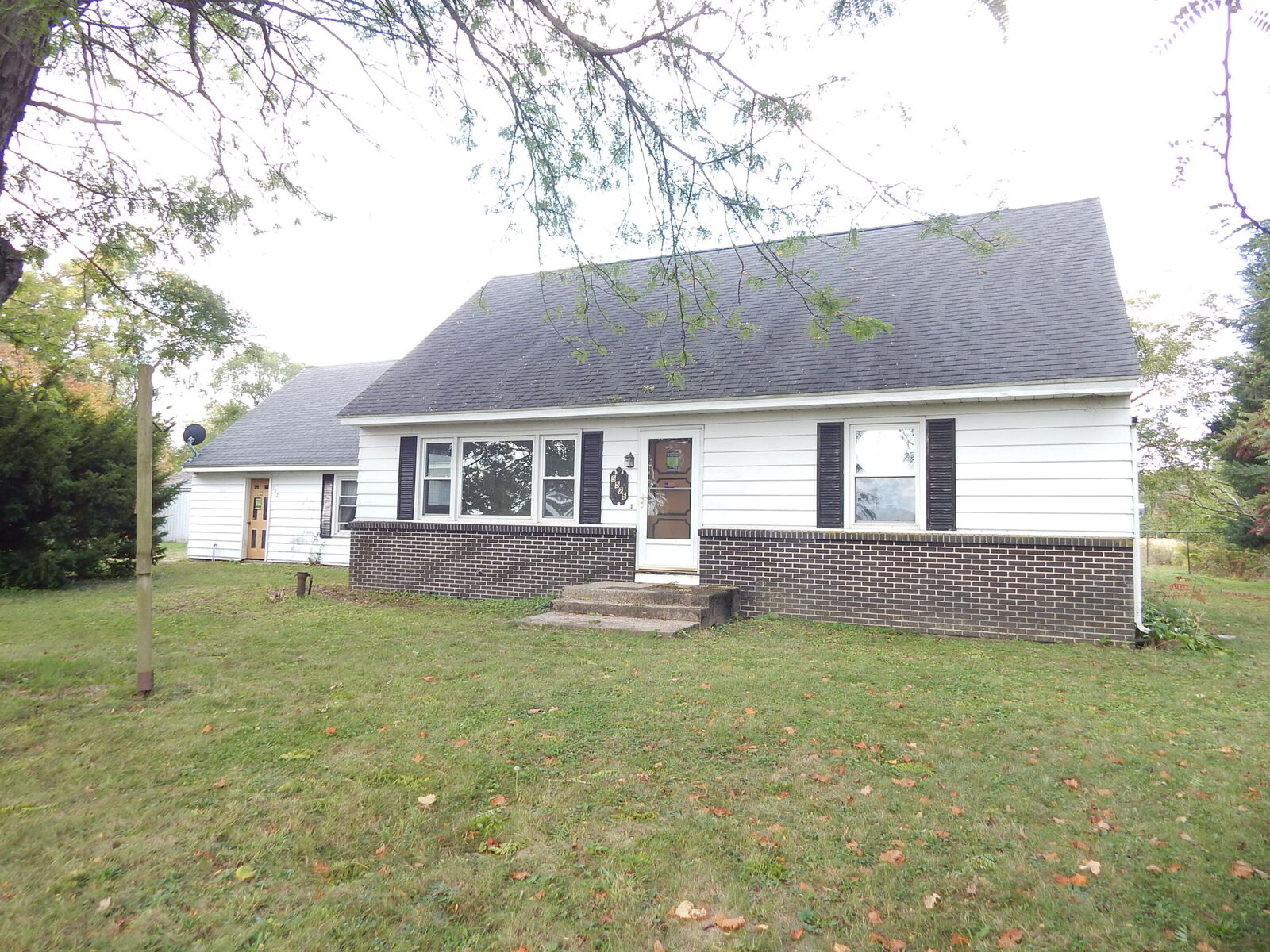 Property Photo:  5525 Peach Ridge Avenue NW  MI 49321 