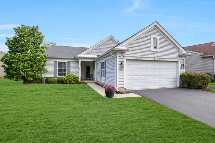 Property Photo: 13808 Kirkland Drive IL 60142