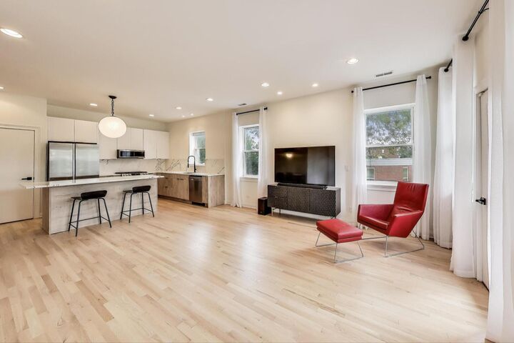 Property Photo:  3132 W North Avenue 2  IL 60647 