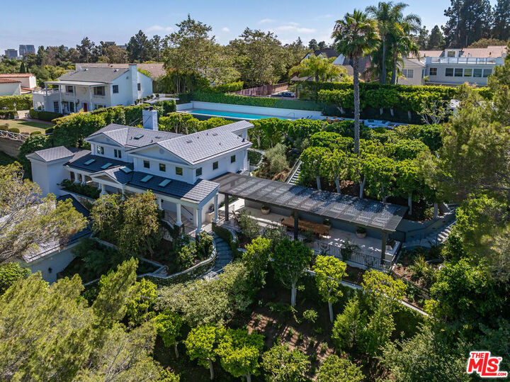 365 Norcroft Avenue  Los Angeles CA 90024 photo