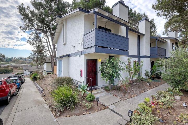 5865 Reo A  San Diego CA 92139 photo