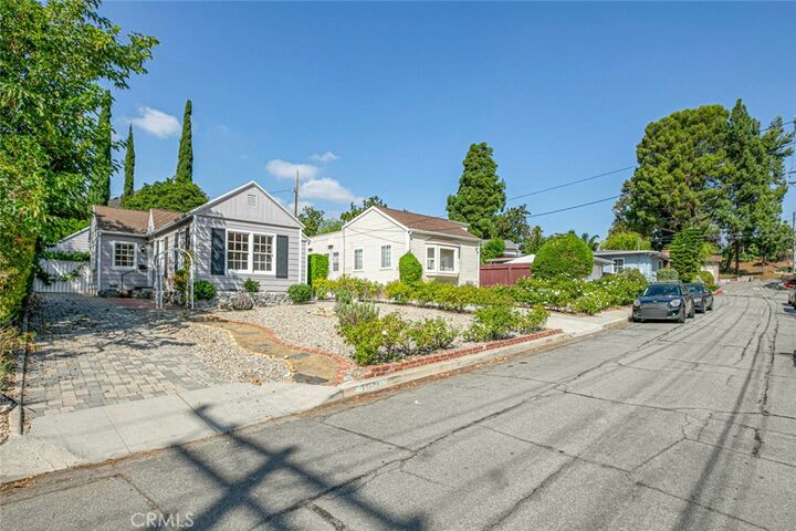 Property Photo:  2737 Rustic Lane  CA 91208 