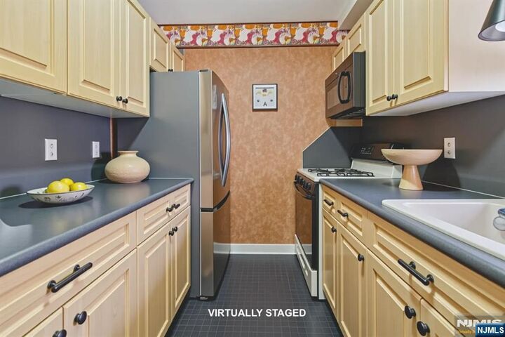 Property Photo: 4 Horizon #416 NJ 07024