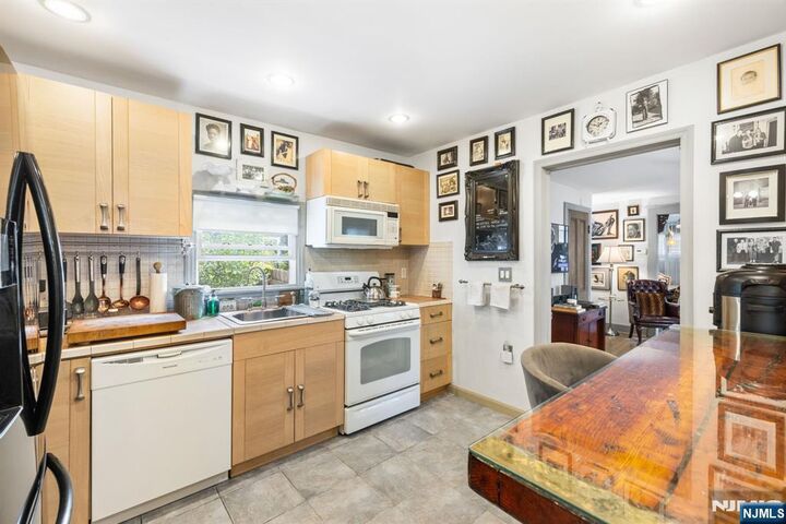Property Photo:  125-127 Lafayette Place  NJ 07060 
