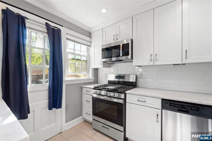 Property Photo:  36A Meadowbrook Place  NJ 07040 