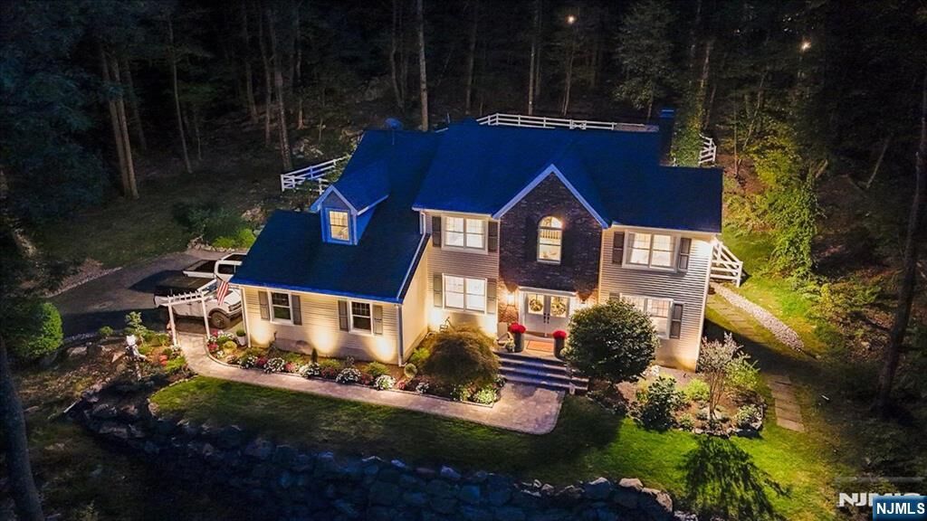 Property Photo:  17 Pheasant Run  NJ 07405 