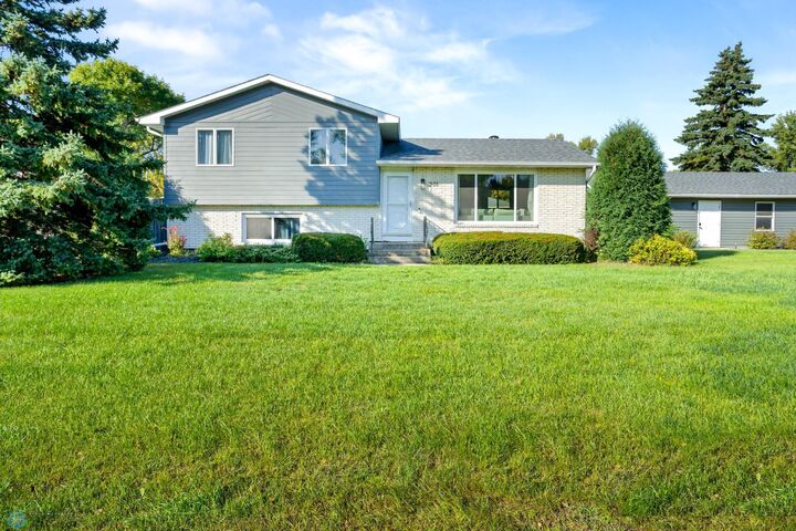 Property Photo:  901 2nd Street S  ND 58075 
