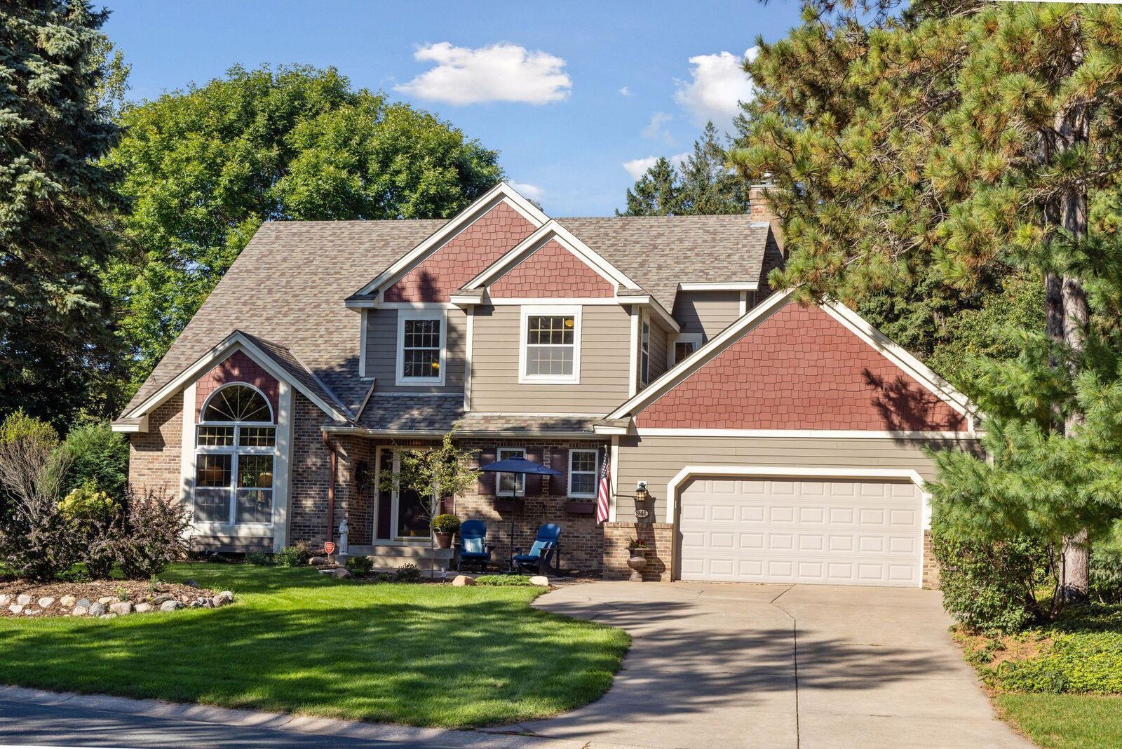 Property Photo:  941 Pineridge Court  MN 55115 