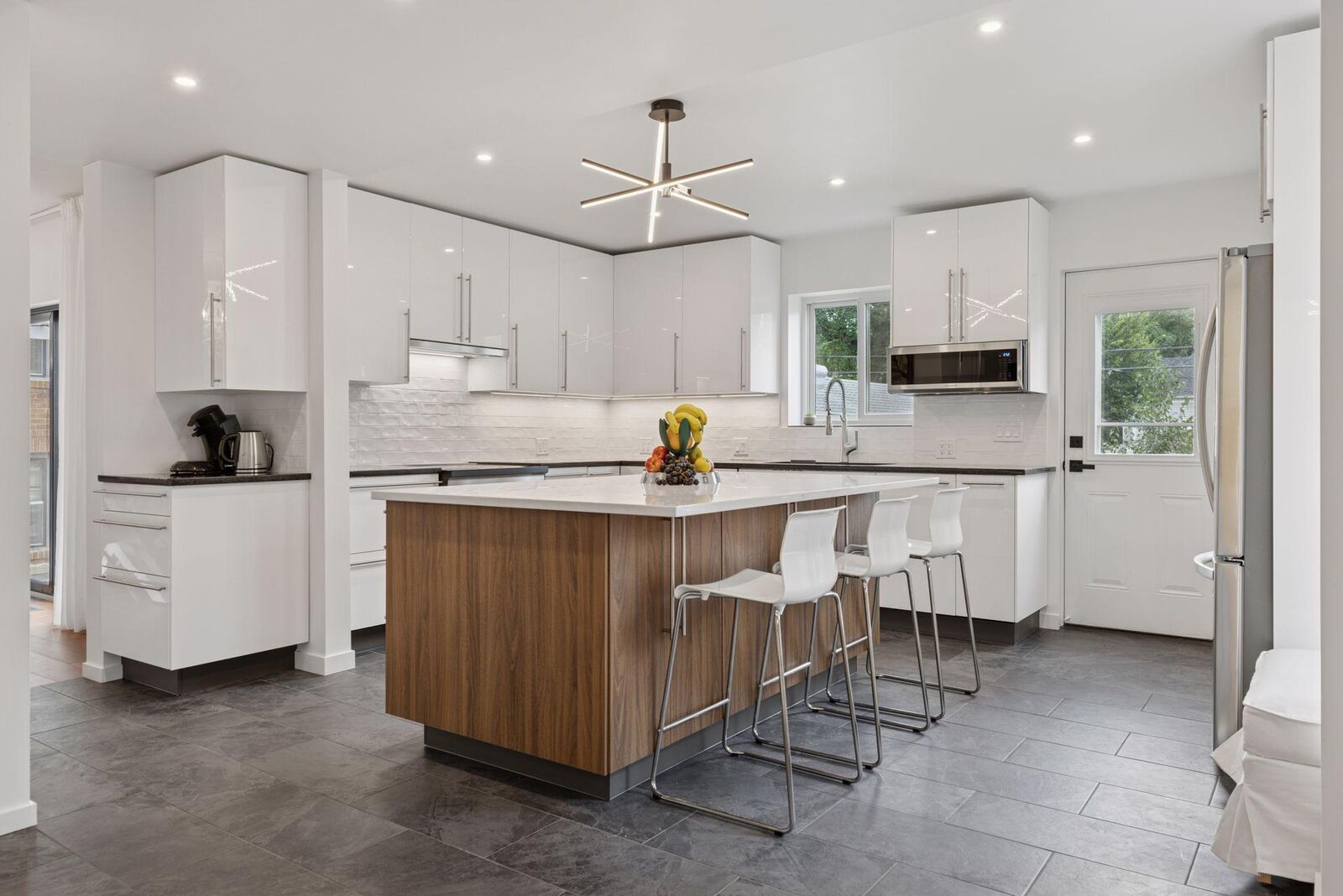 Property Photo: 3024 James Avenue S MN 55408