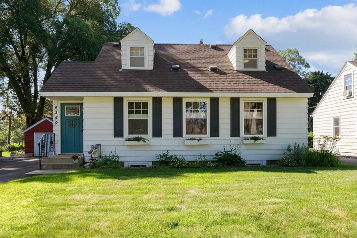 4349 43rd Avenue N  Robbinsdale MN 55422 photo