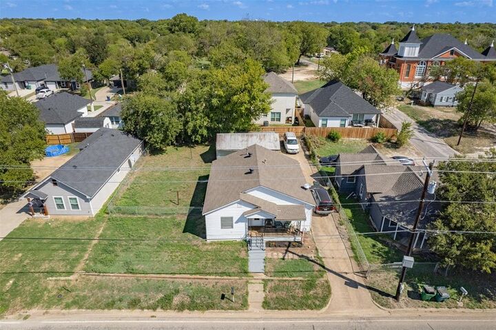 Property Photo:  615 Dr Martin Luther King Jr Boulevard  TX 75165 