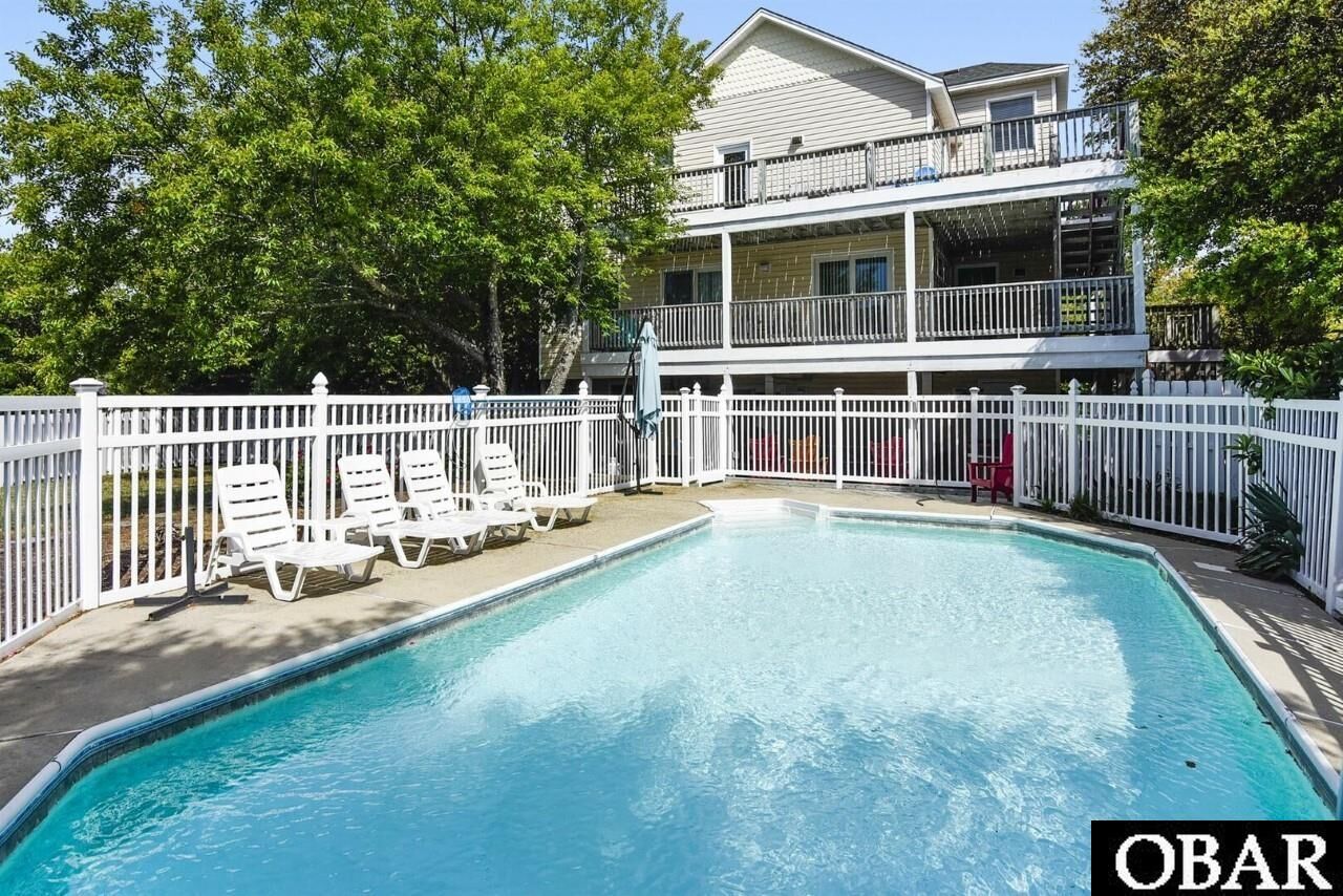 Property Photo: 101 E Sea Hawk Drive NC 27949