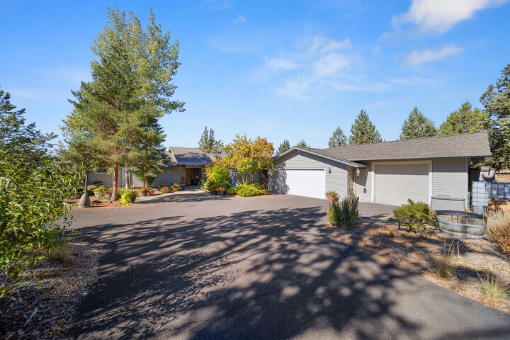 Property Photo:  789 NE Wyoming Drive  OR 97754 