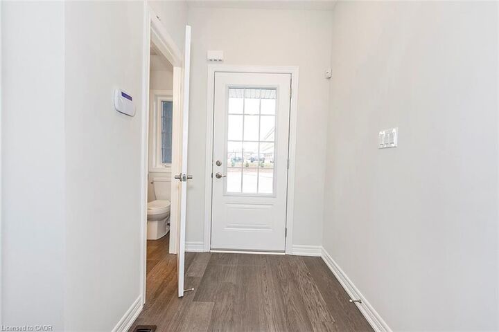 Property Photo:  20 Linden Park Lane  ON L9A 1Y1 