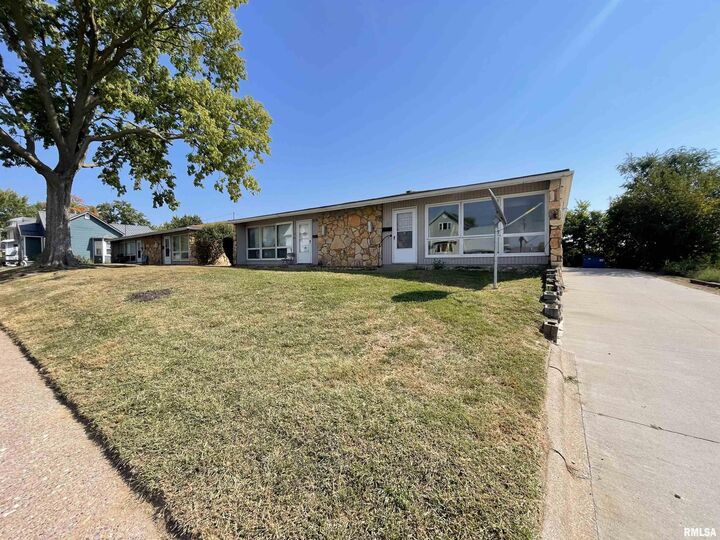 Property Photo: 2515 N 3rd Street IA 52732