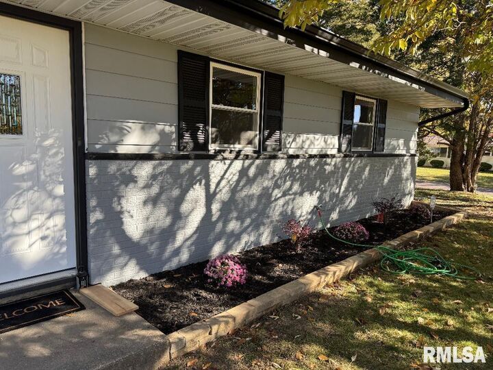 Property Photo: 2135 W Orlando Drive IL 61614