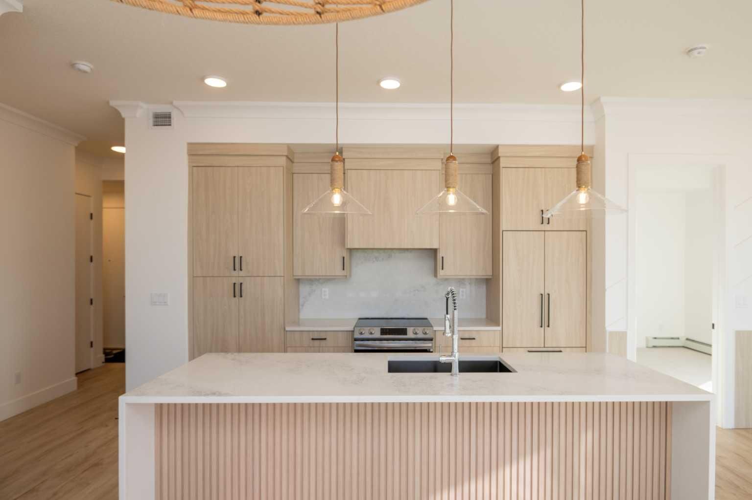Property Photo:  330 Dieppe Drive SW 303  AB T3E 2L4 