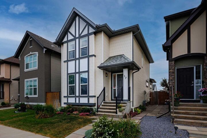 Property Photo:  17 Cranford Place SE  AB T2M 0X8 