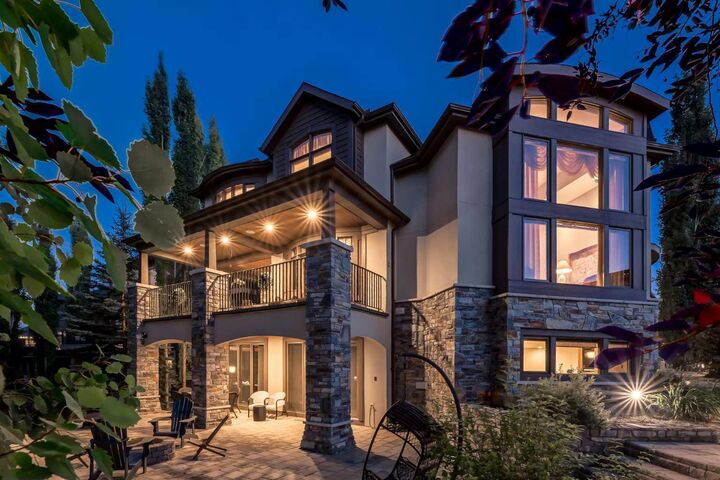Property Photo:  4 Aspen Ridge Bay SW  AB T3H 5M3 