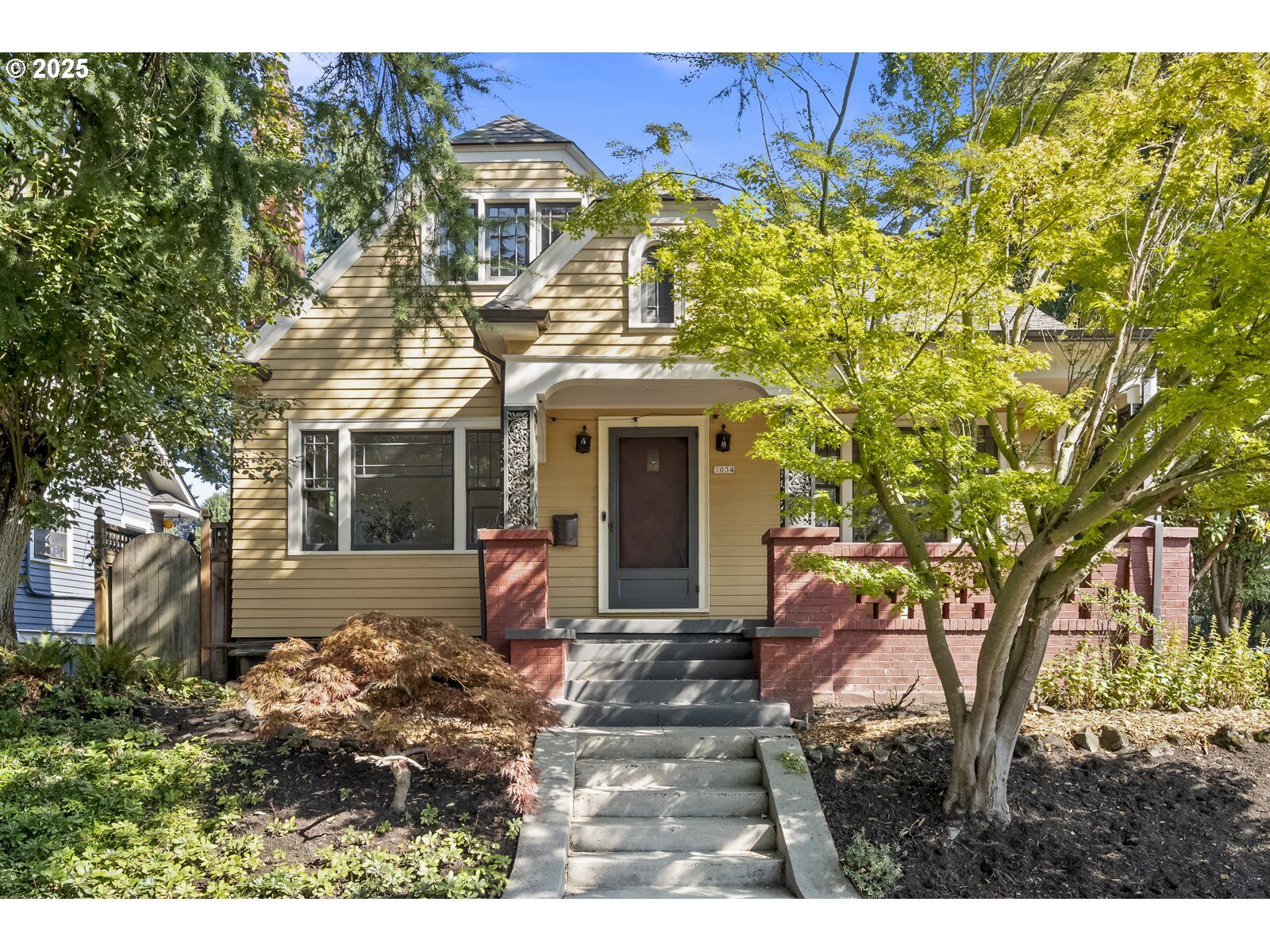 Property Photo:  3034 SE 26th Ave  OR 97202 