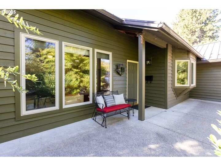 Property Photo:  700 Country Club Rd  OR 97031 
