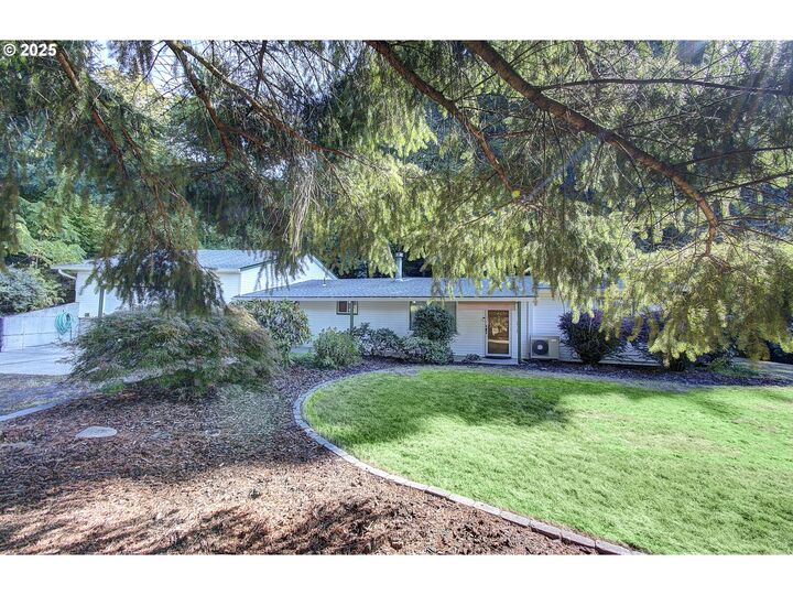 Property Photo: 5911 Alki Rd WA 98663