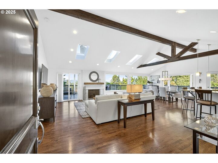 Property Photo:  1640 Meadows Dr  OR 97034 
