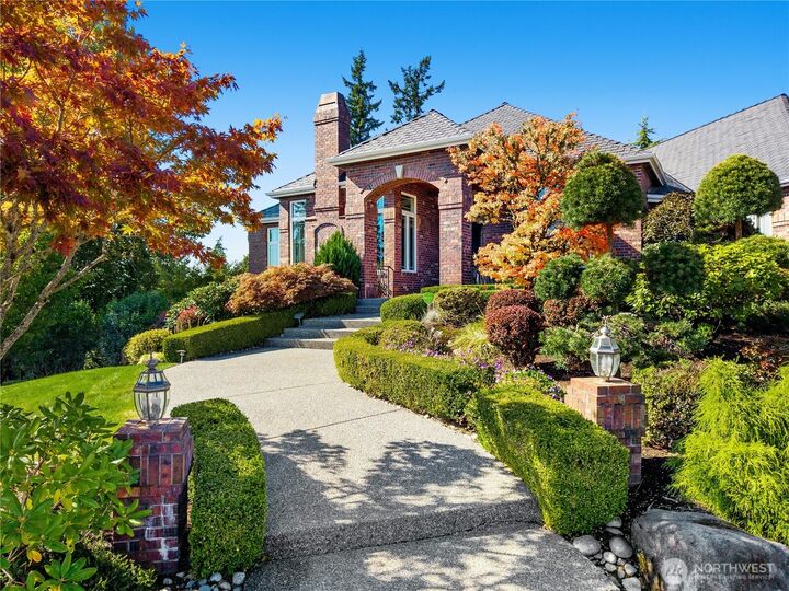 Property Photo:  6105  155th Avenue SE  WA 98006 