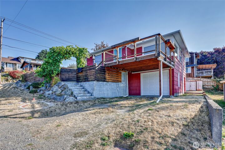 Property Photo:  1518  Winfield Avenue  WA 98310 