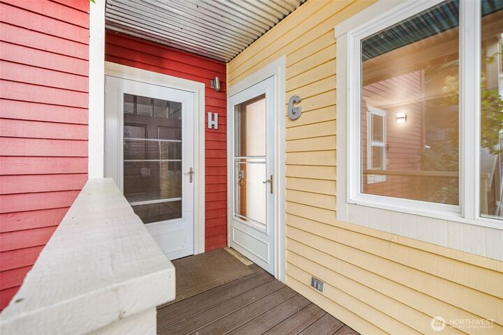 Property Photo:  2400 E Howell Street G  WA 98122 