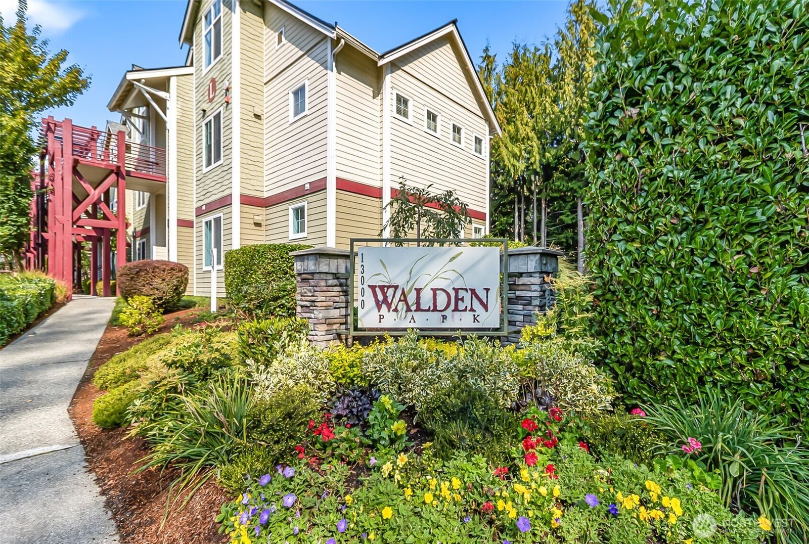 Property Photo:  13000  Admiralty Way B301  WA 98204 