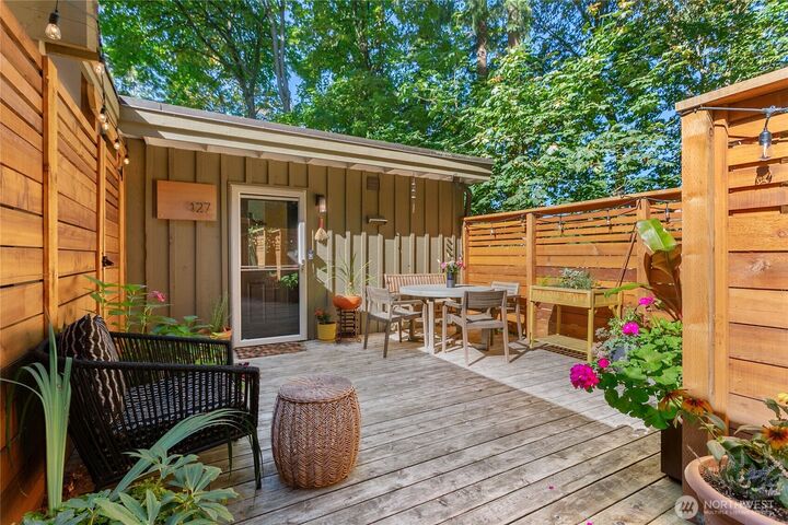 Property Photo:  127 S Garden Terrace  WA 98225 