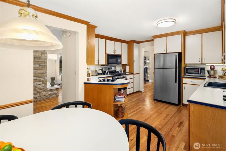 Property Photo: 1711 NE 104th Street WA 98125