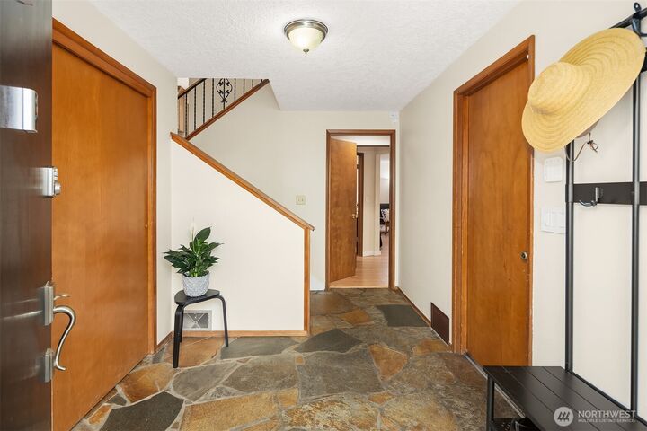 Property Photo:  1711 NE 104th Street  WA 98125 