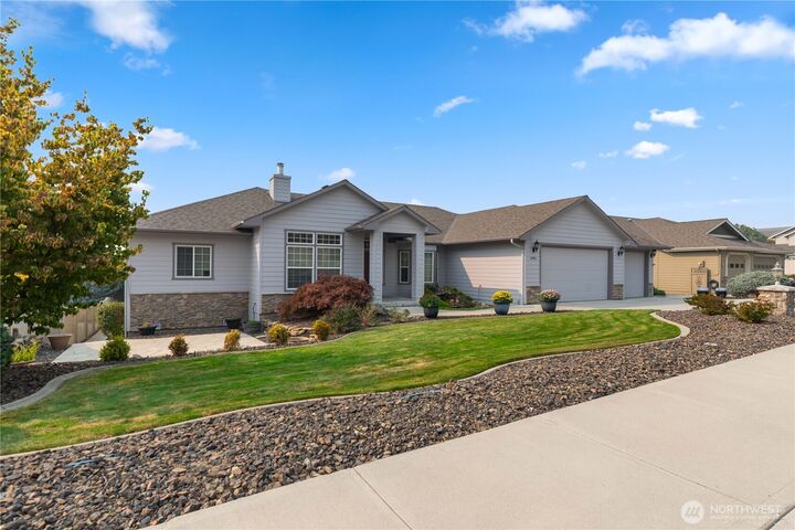 1992  Stoneridge Drive  East Wenatchee WA 98802 photo