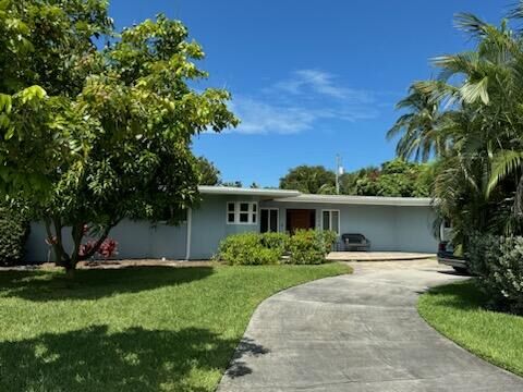 Property Photo:  510 Banyan Way  FL 32951 