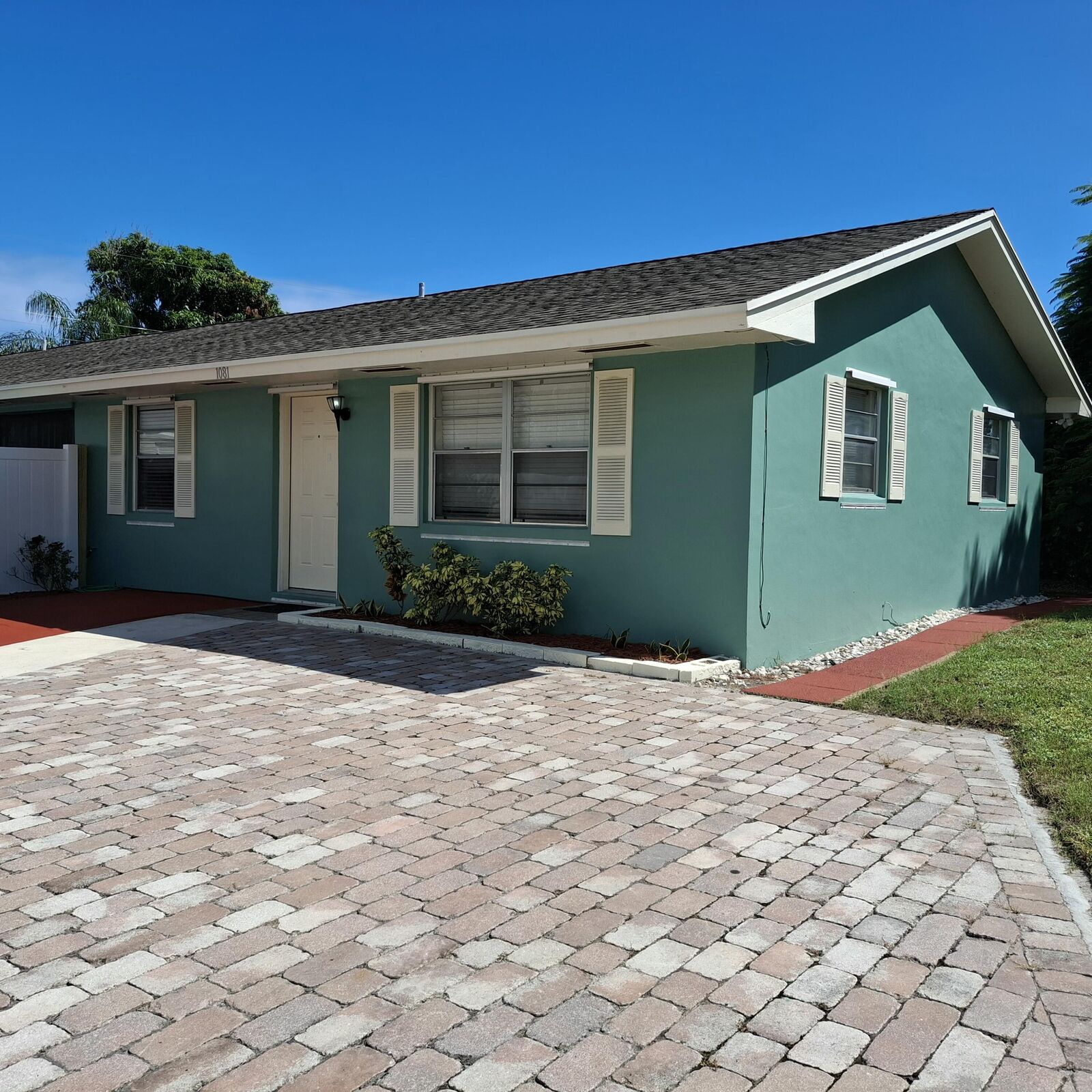 Property Photo:  1081 Brown Road  FL 33462 