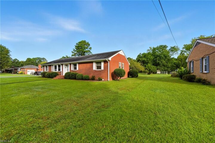 Property Photo: 5208 Askew Rd VA 23321