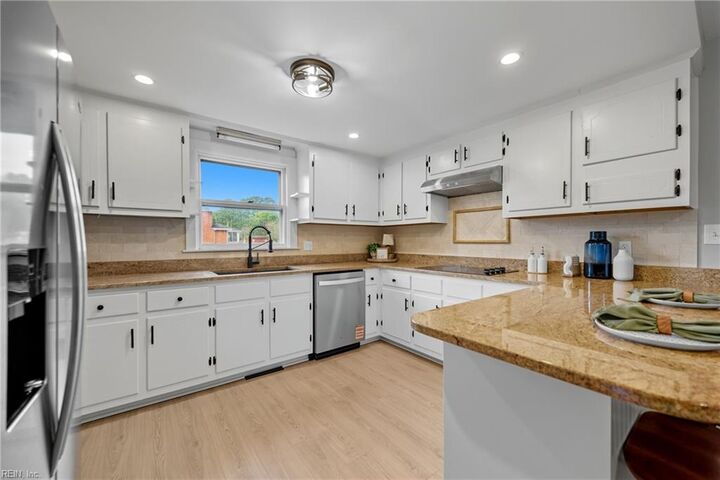 Property Photo: 5208 Askew Rd VA 23321