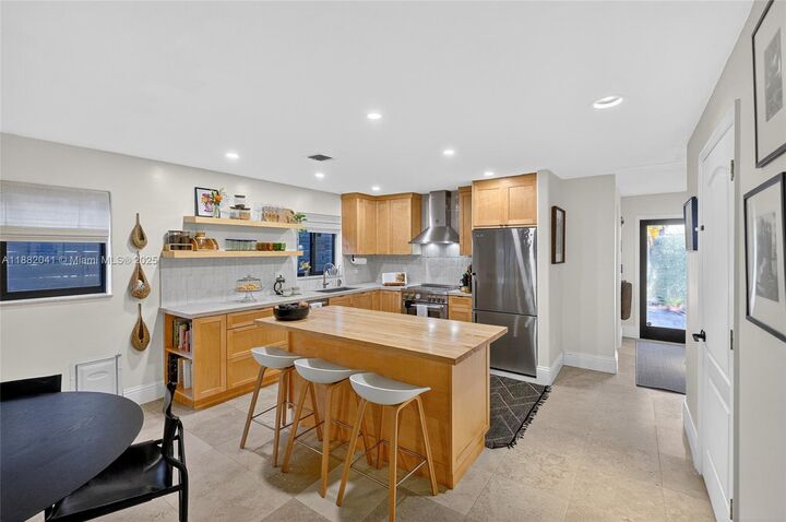 Property Photo:  2972 Shipping Ave 2972  FL 33133 