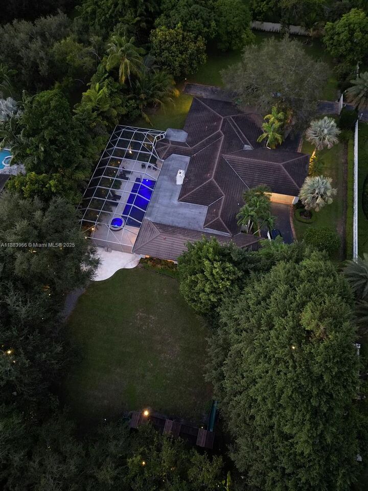 Property Photo: 10524 SW 60th Ave FL 33156