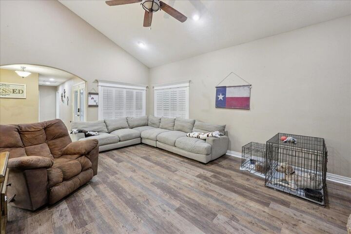 Property Photo: 214 Fernwood TX 77611