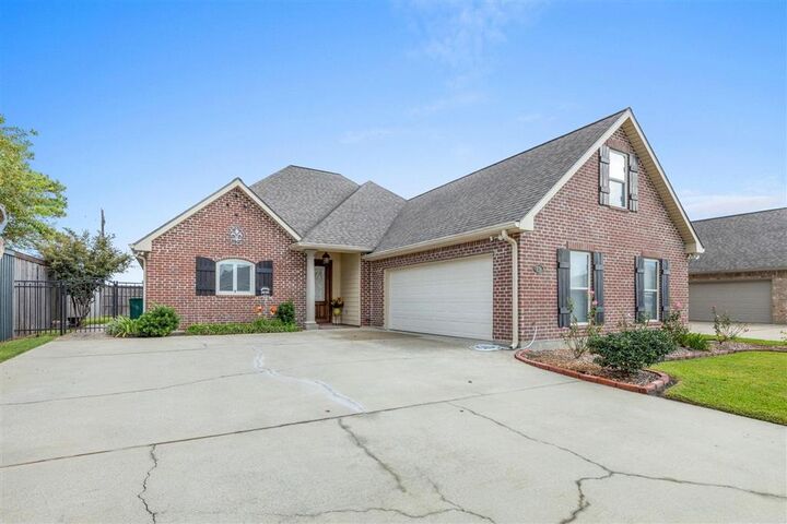 Property Photo:  916 Jacques Drive  LA 70663 